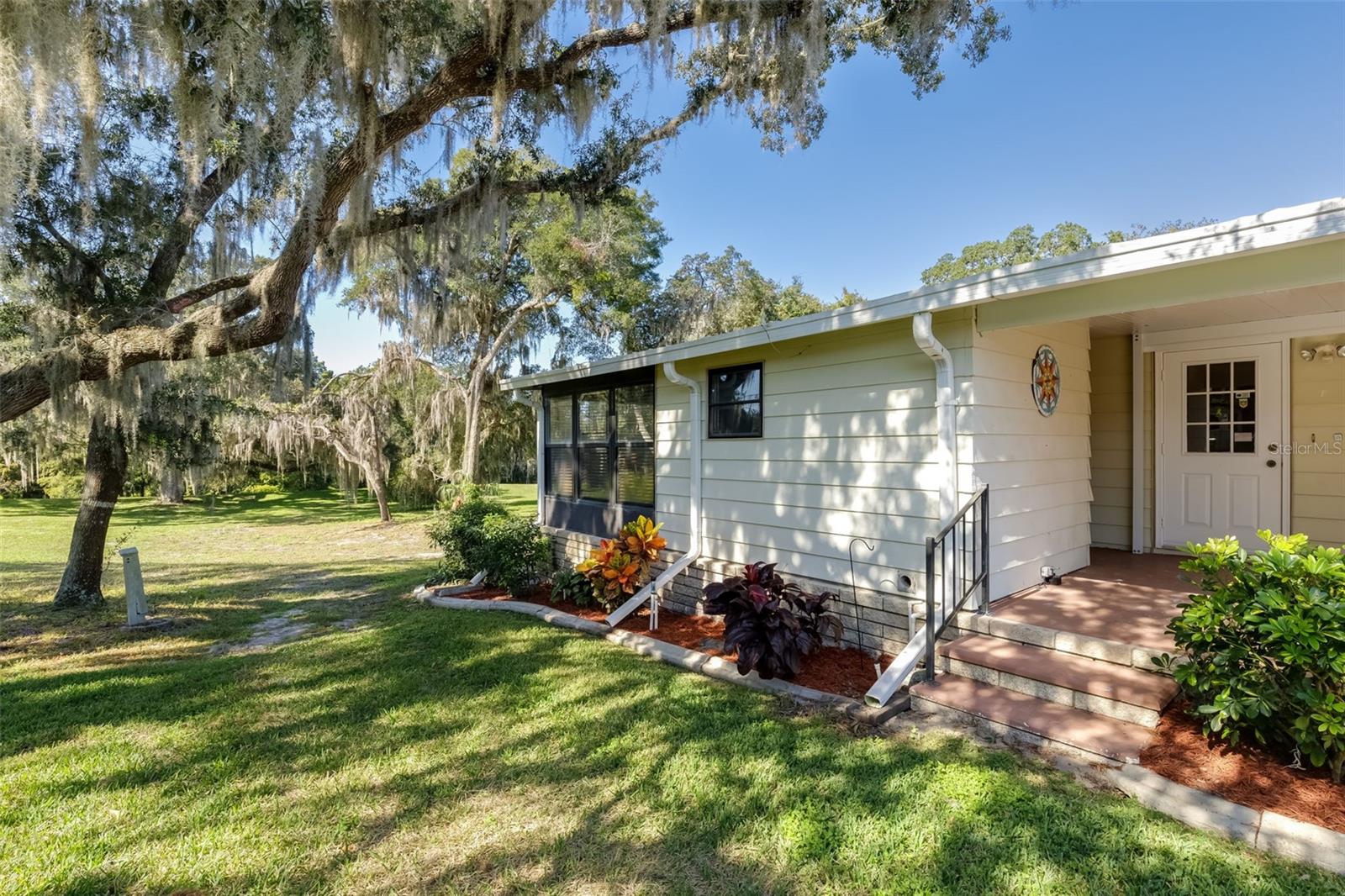 Image 35 of 81 For 101 Mango Cove