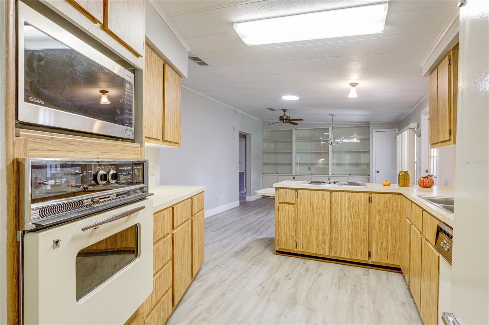 Image 41 of 81 For 101 Mango Cove