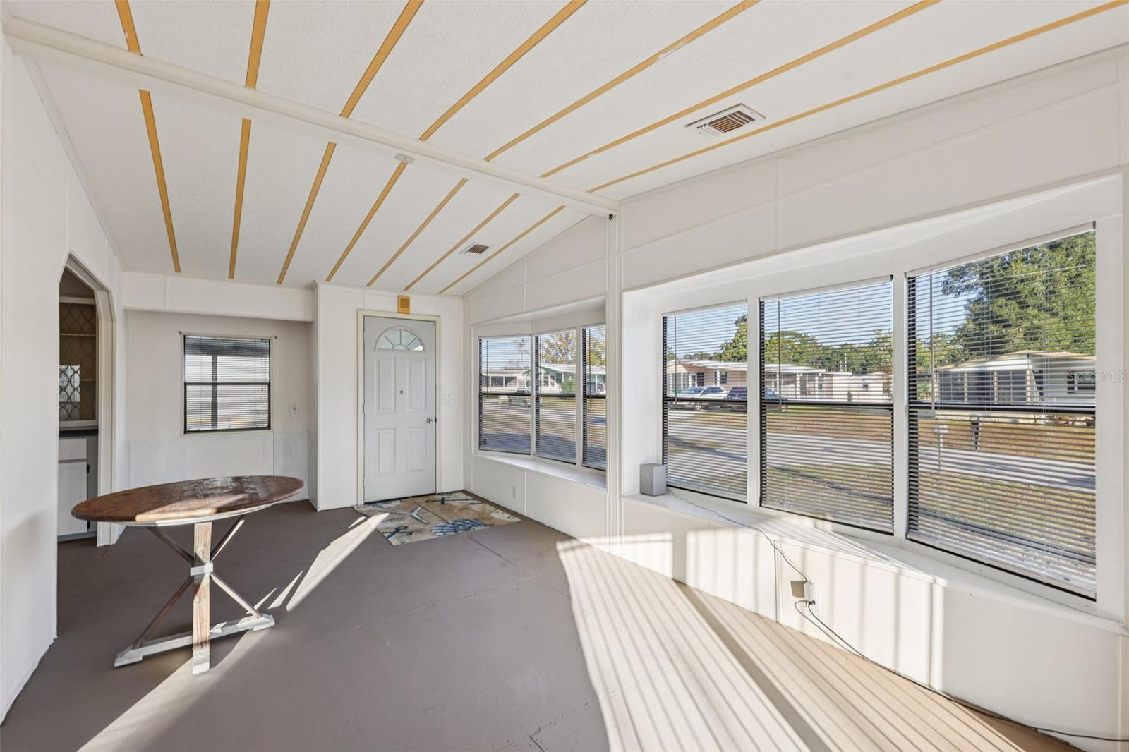 Image 6 of 36 For 6786 5th Place