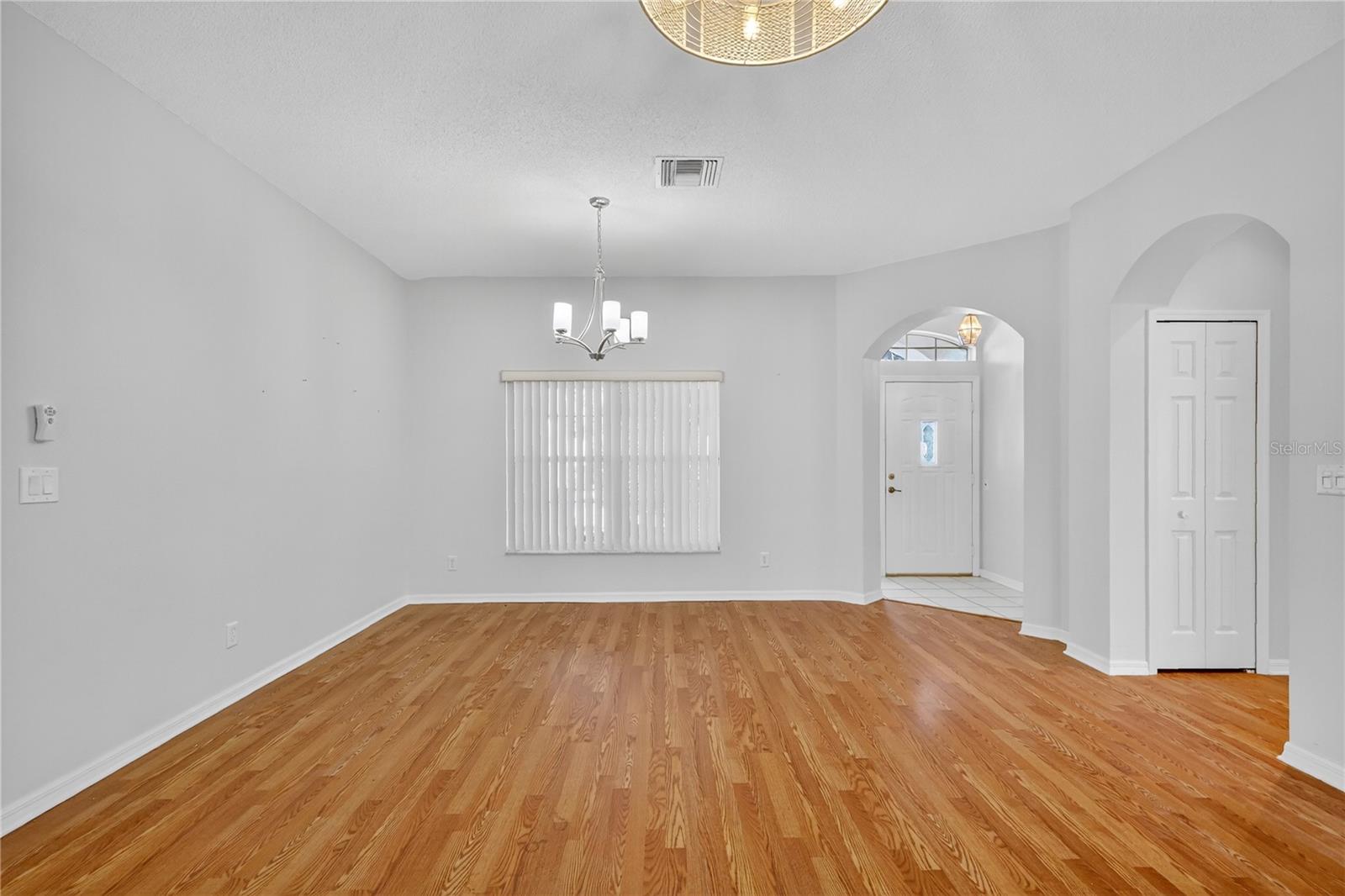 Image 5 of 38 For 5133 Links Lane