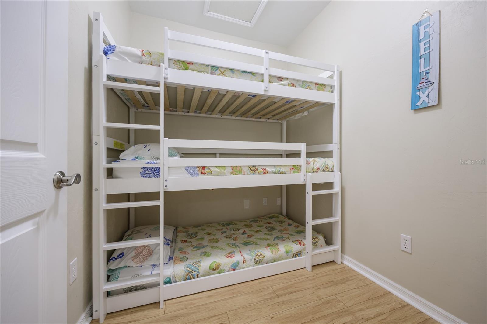 Image 36 of 44 For 54 Se 910 Avenue #210