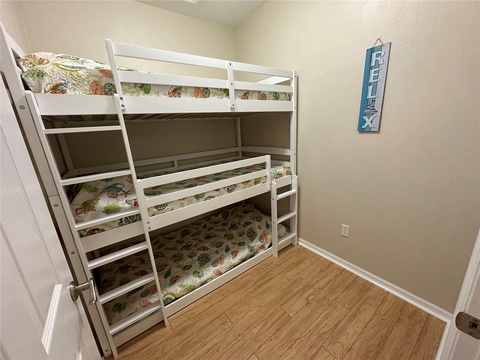 Image 5 of 32 For 54 Se 910 Avenue #210