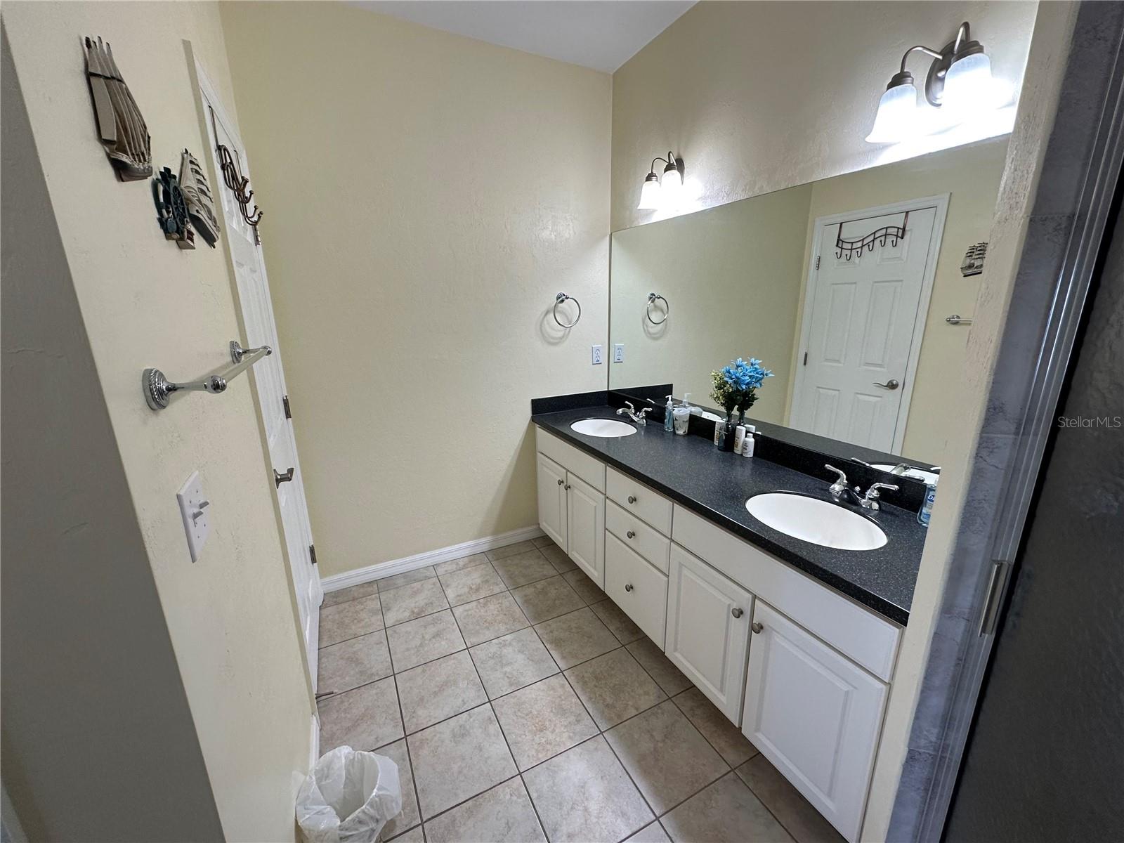 Image 9 of 32 For 54 Se 910 Avenue #210