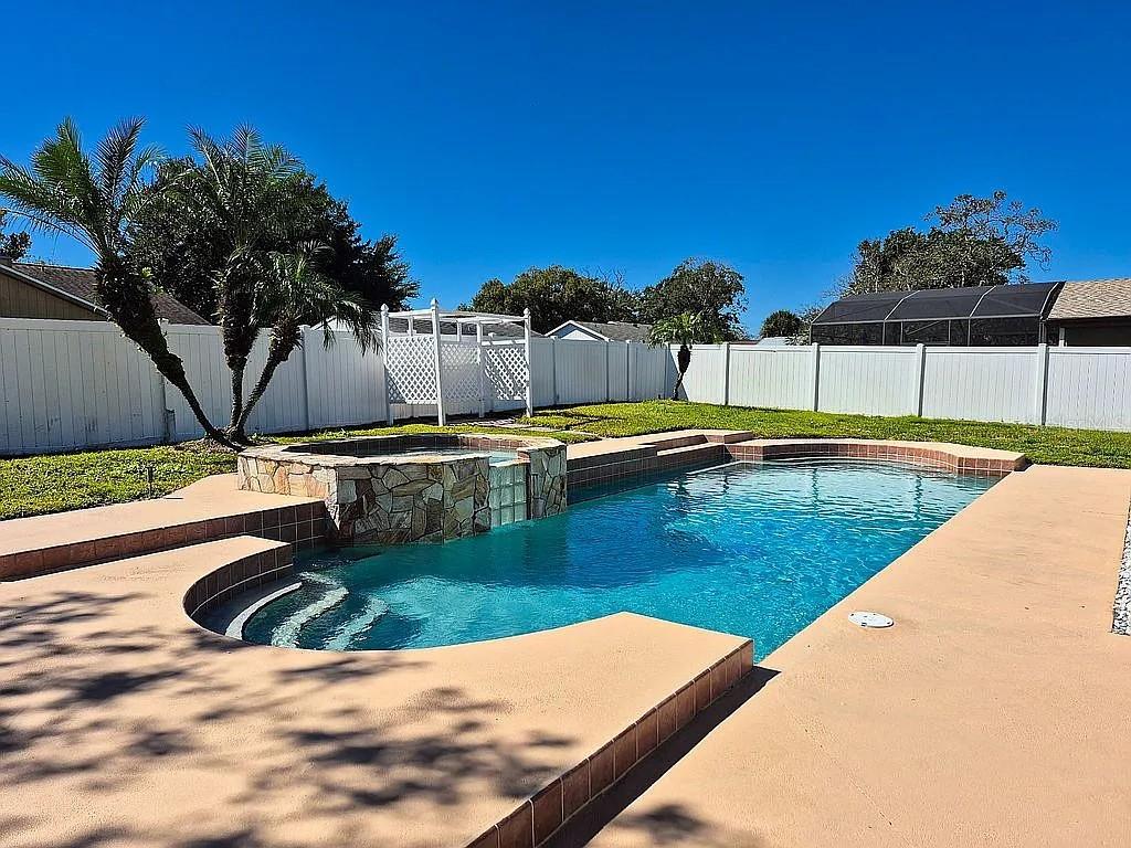 Image 28 of 32 For 5563 Garden Grove Circle