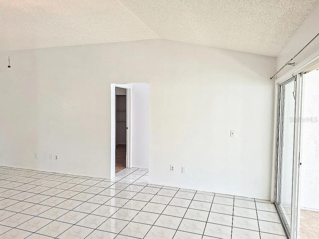 Image 5 of 32 For 5563 Garden Grove Circle