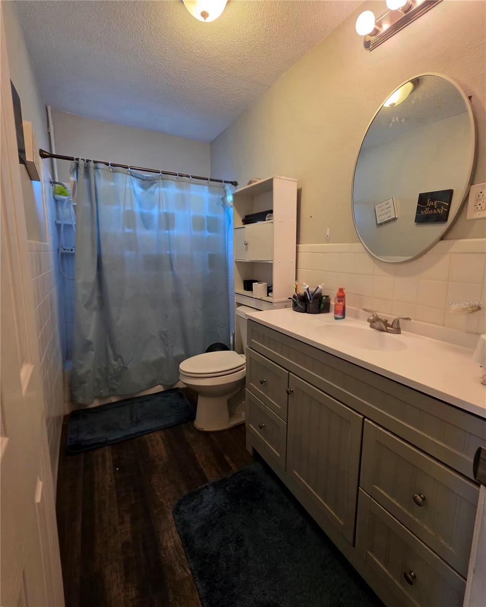 Image 16 of 25 For 804 Lone Oak Drive