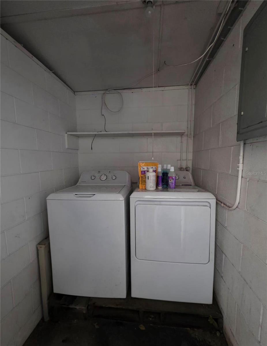 Image 17 of 25 For 804 Lone Oak Drive