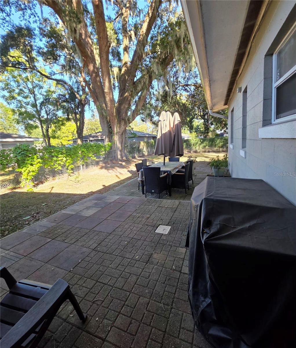 Image 19 of 25 For 804 Lone Oak Drive