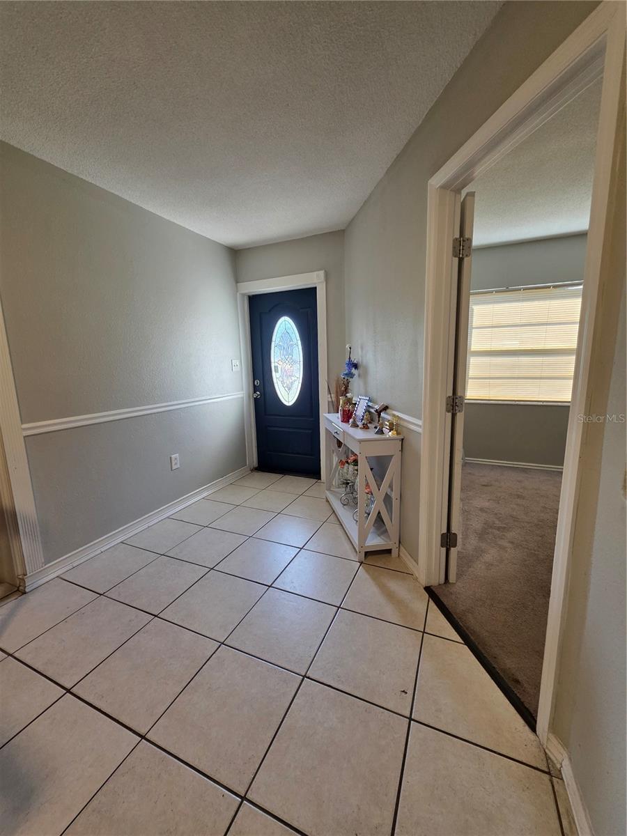 Image 3 of 25 For 804 Lone Oak Drive