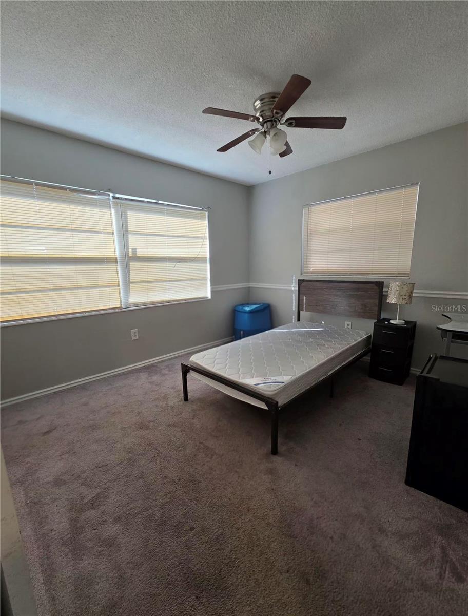 Image 4 of 25 For 804 Lone Oak Drive