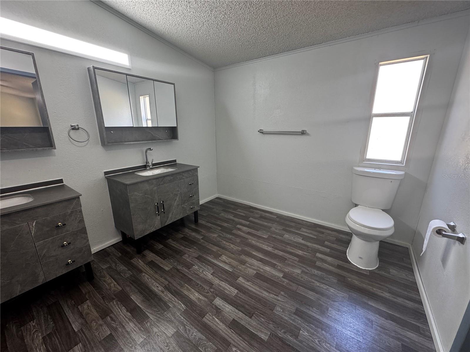 Image 15 of 19 For 1827 Leesburg Boulevard