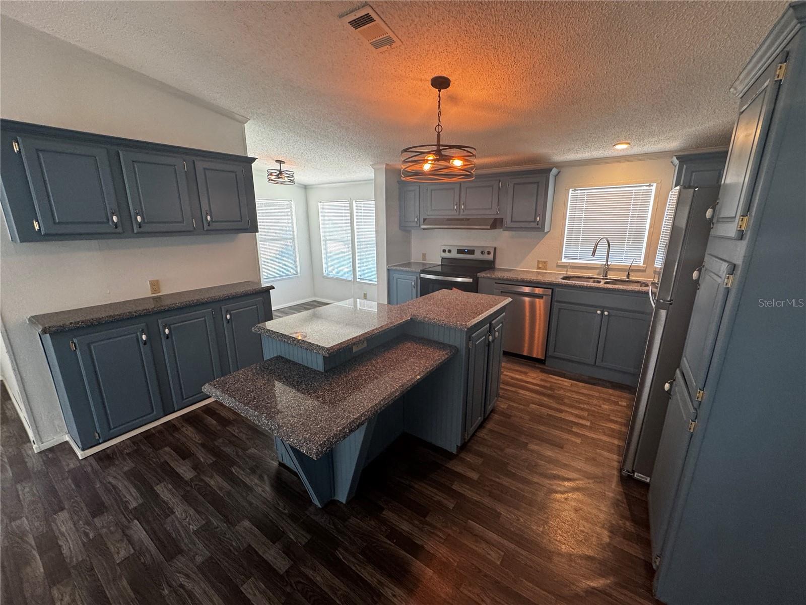 Image 5 of 19 For 1827 Leesburg Boulevard