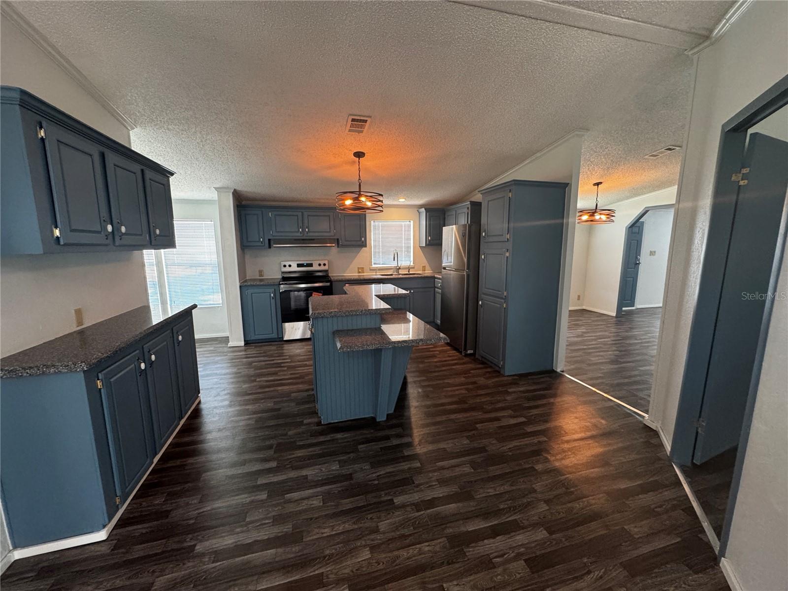 Image 6 of 19 For 1827 Leesburg Boulevard