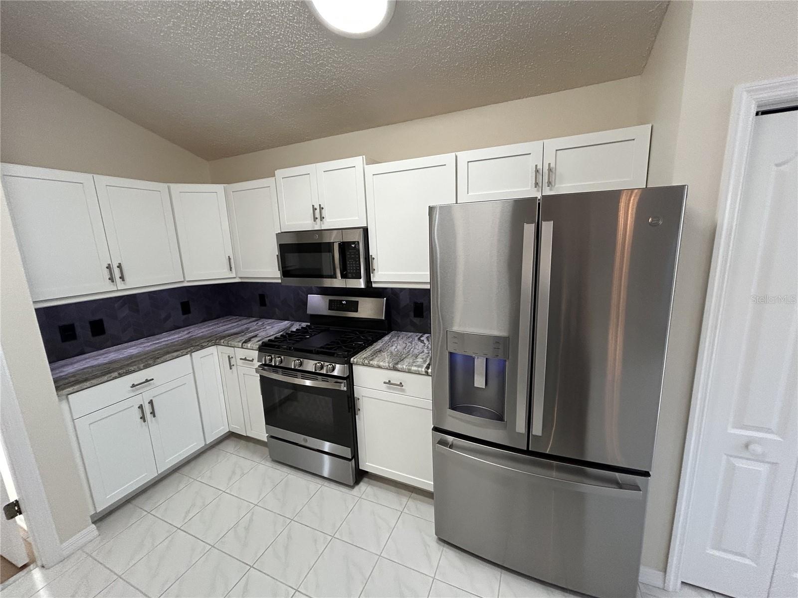 Image 5 of 14 For 3057 Saint Thomas Lane