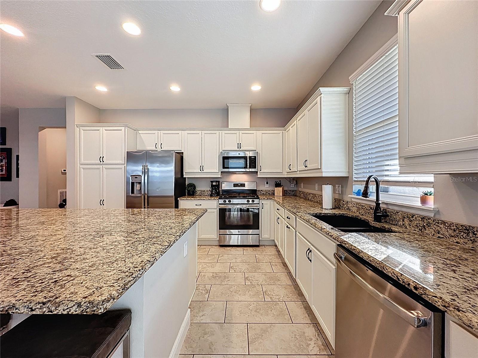 Image 14 of 79 For 115 Silver Maple Road