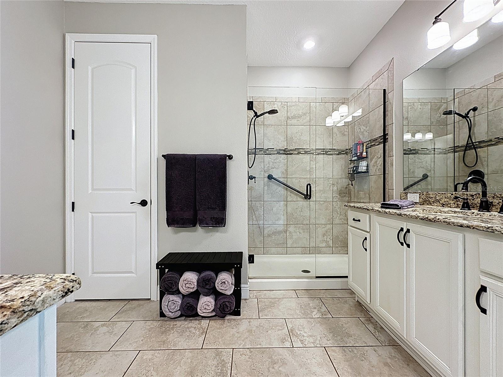 Image 27 of 79 For 115 Silver Maple Road