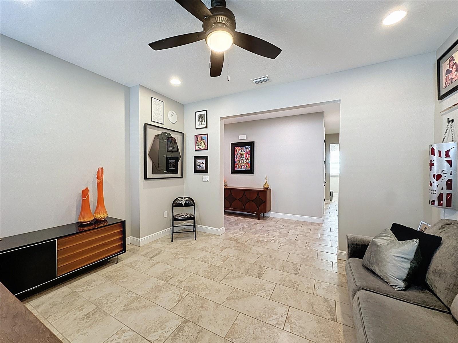 Image 34 of 79 For 115 Silver Maple Road