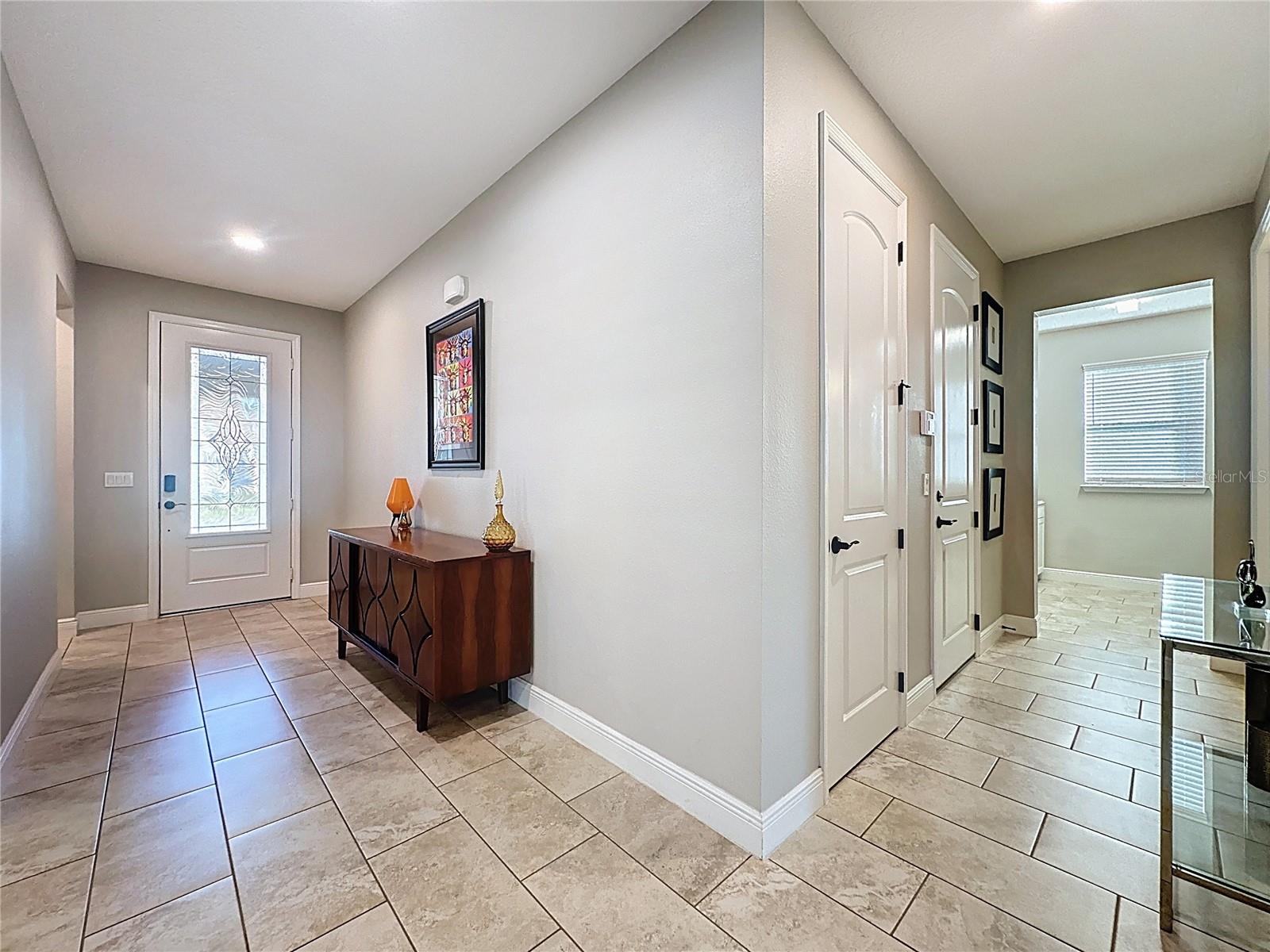 Image 4 of 79 For 115 Silver Maple Road