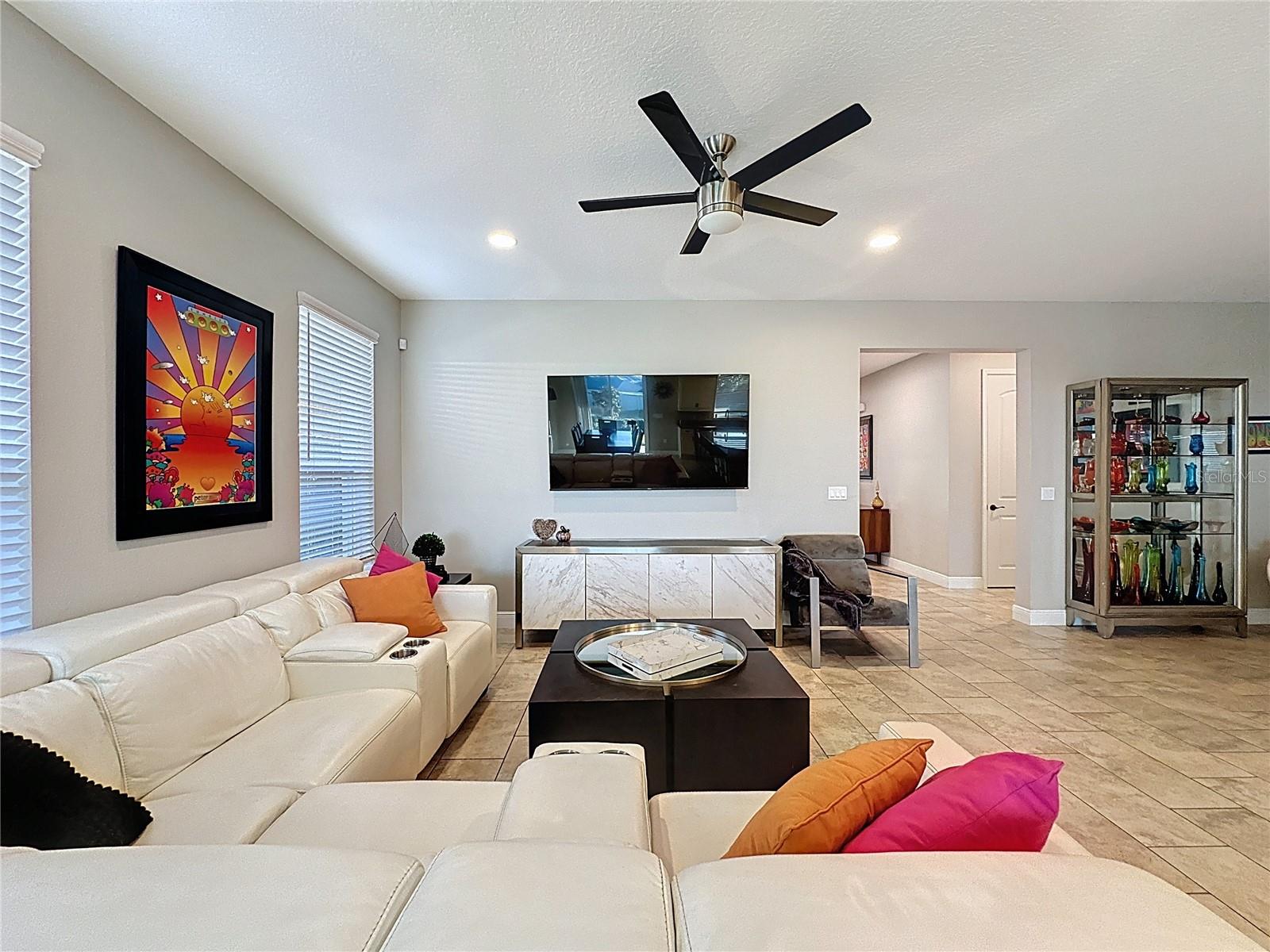 Image 6 of 79 For 115 Silver Maple Road