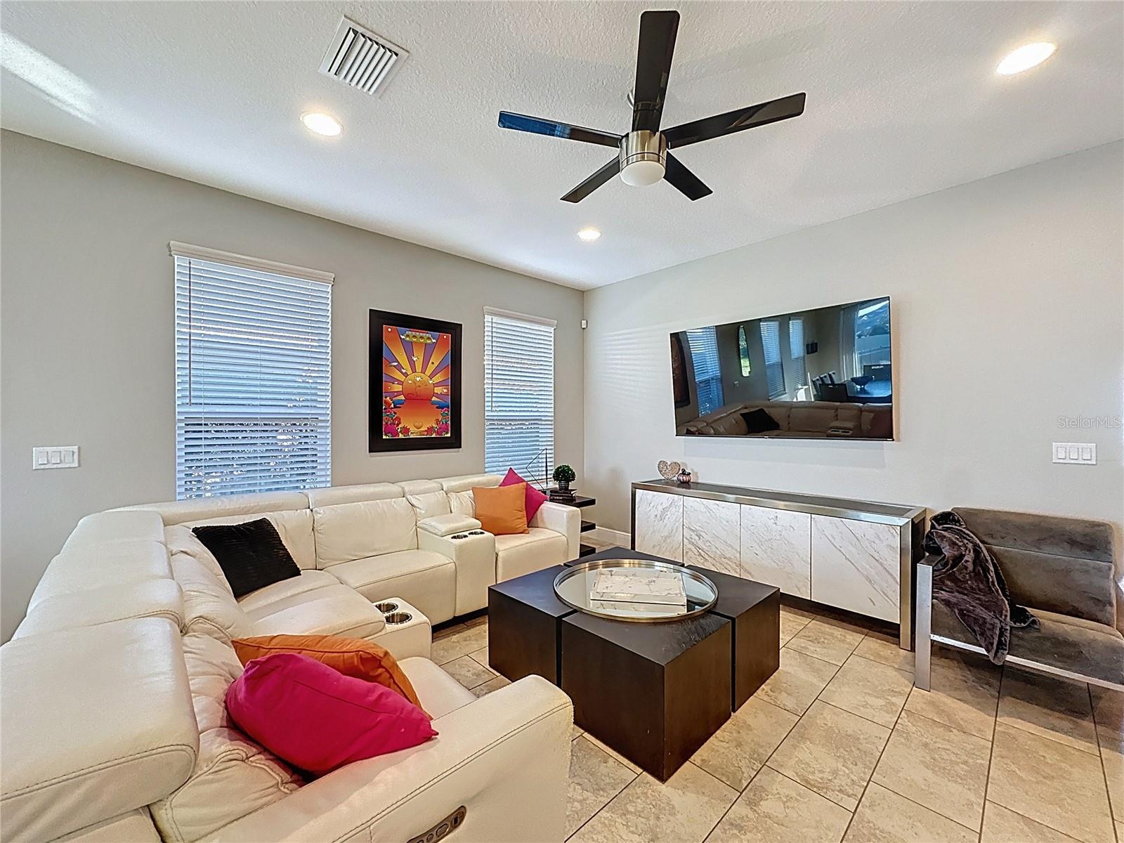 Image 7 of 79 For 115 Silver Maple Road