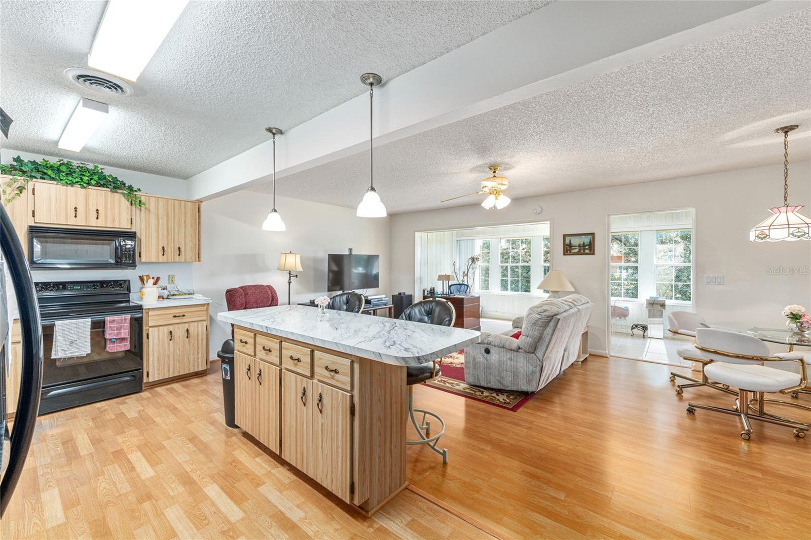 Image 19 of 46 For 9257 82nd Terrace B