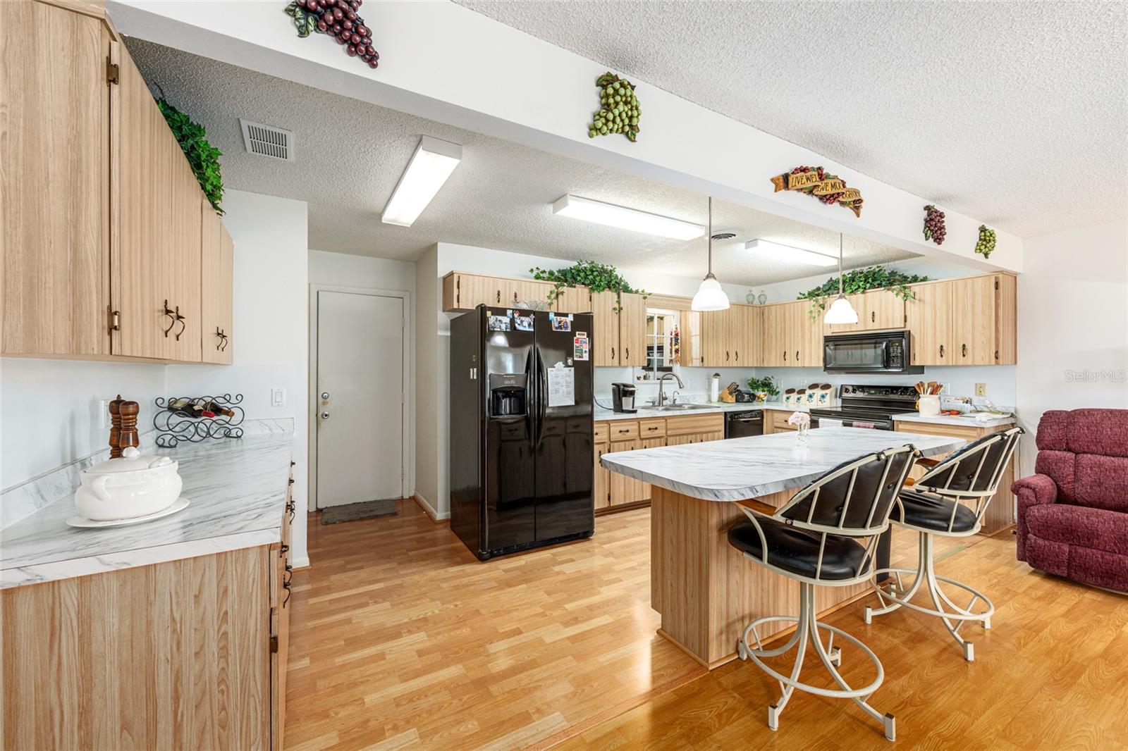 Image 20 of 46 For 9257 82nd Terrace B