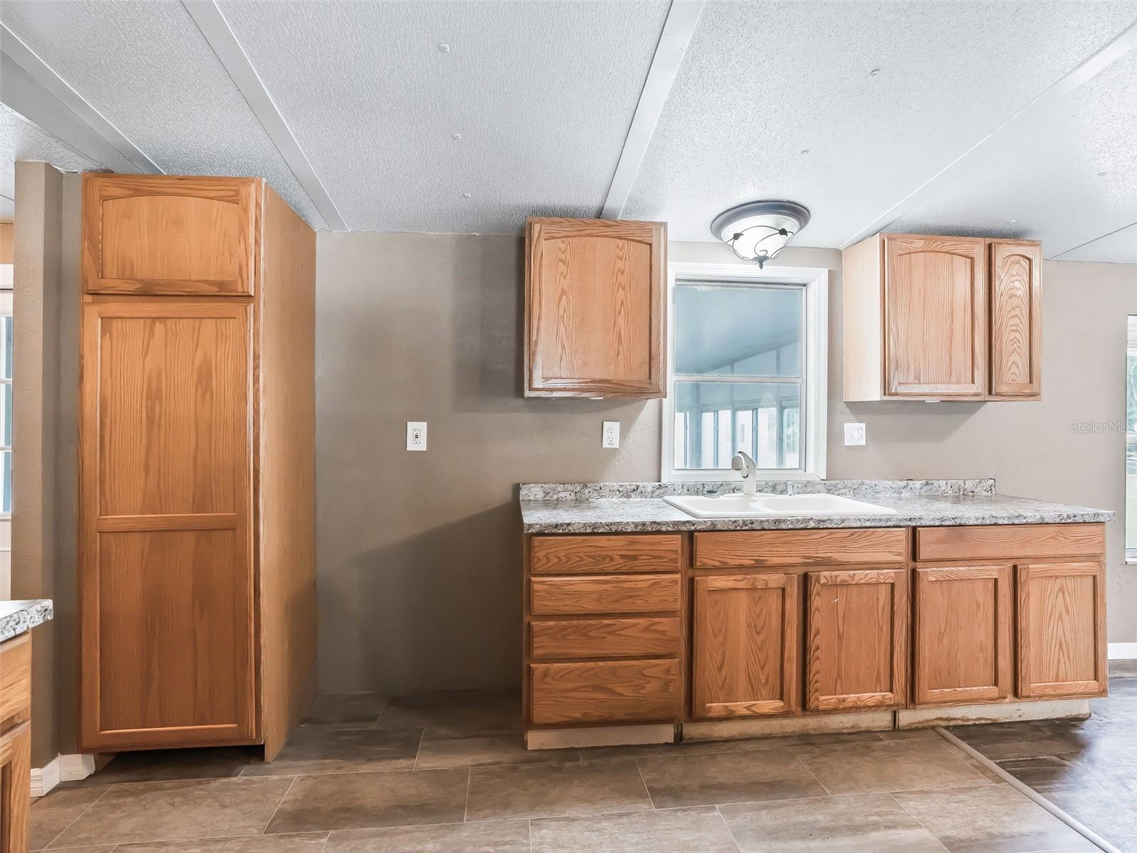 Image 12 of 37 For 17586 133rd Court