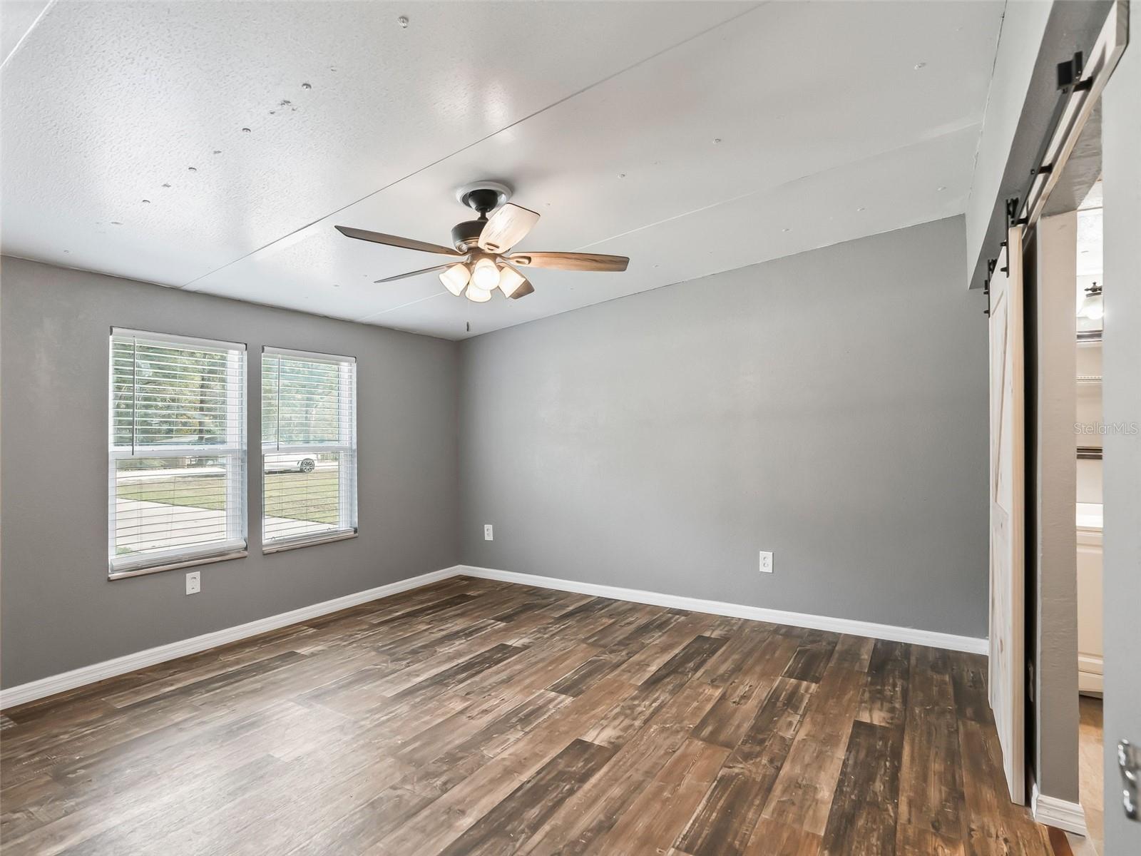 Image 16 of 37 For 17586 133rd Court