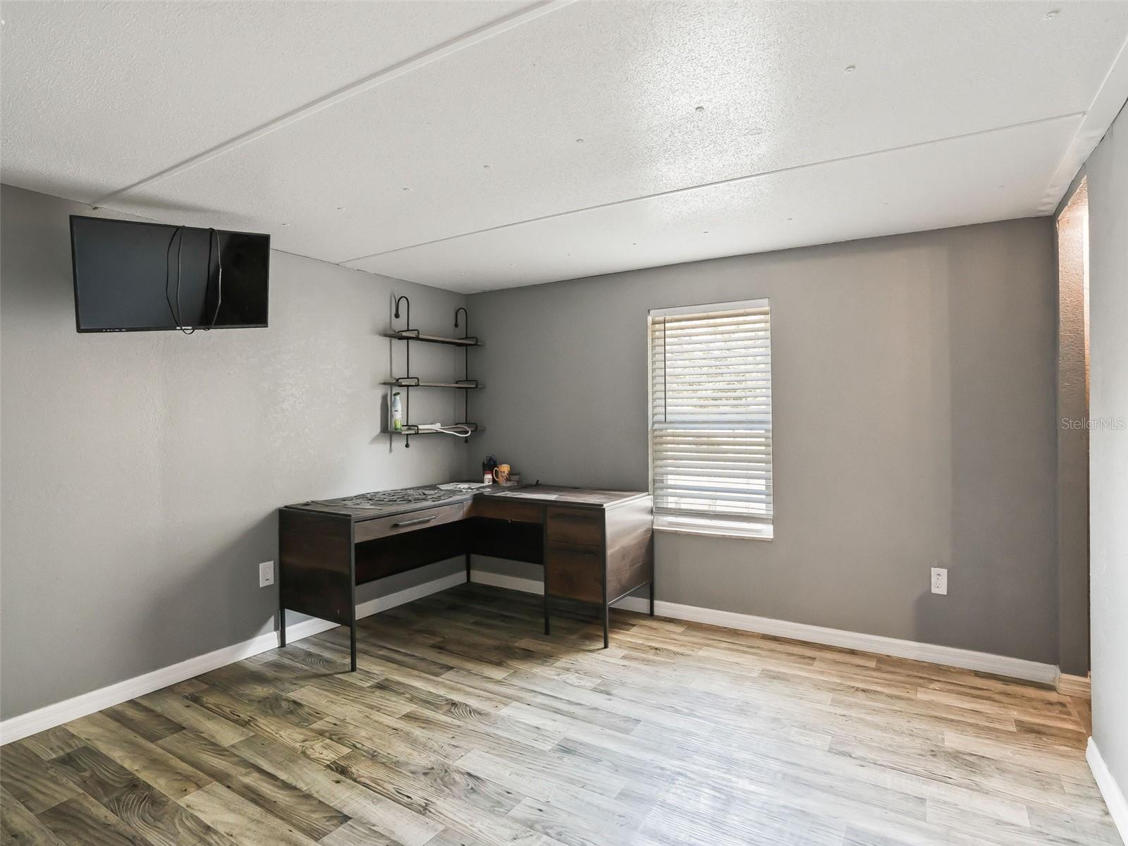 Image 21 of 37 For 17586 133rd Court