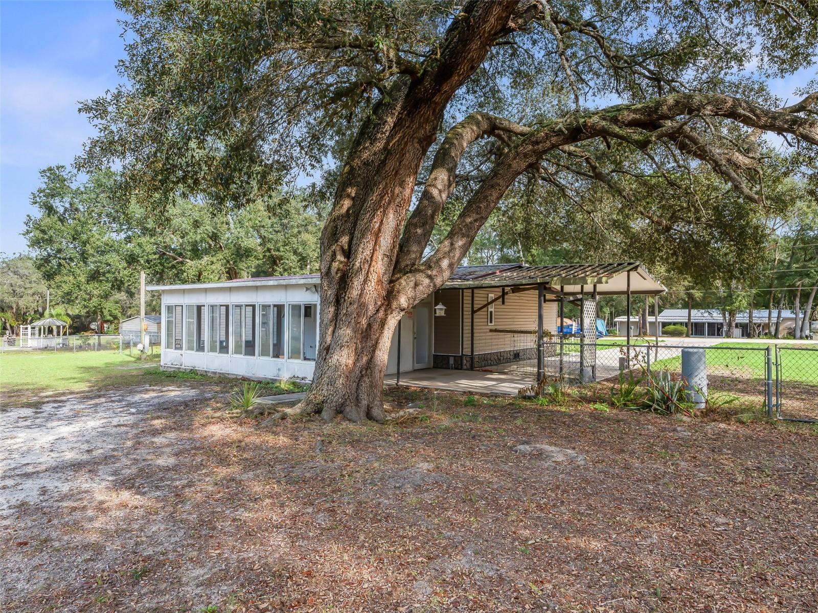 Image 29 of 37 For 17586 133rd Court