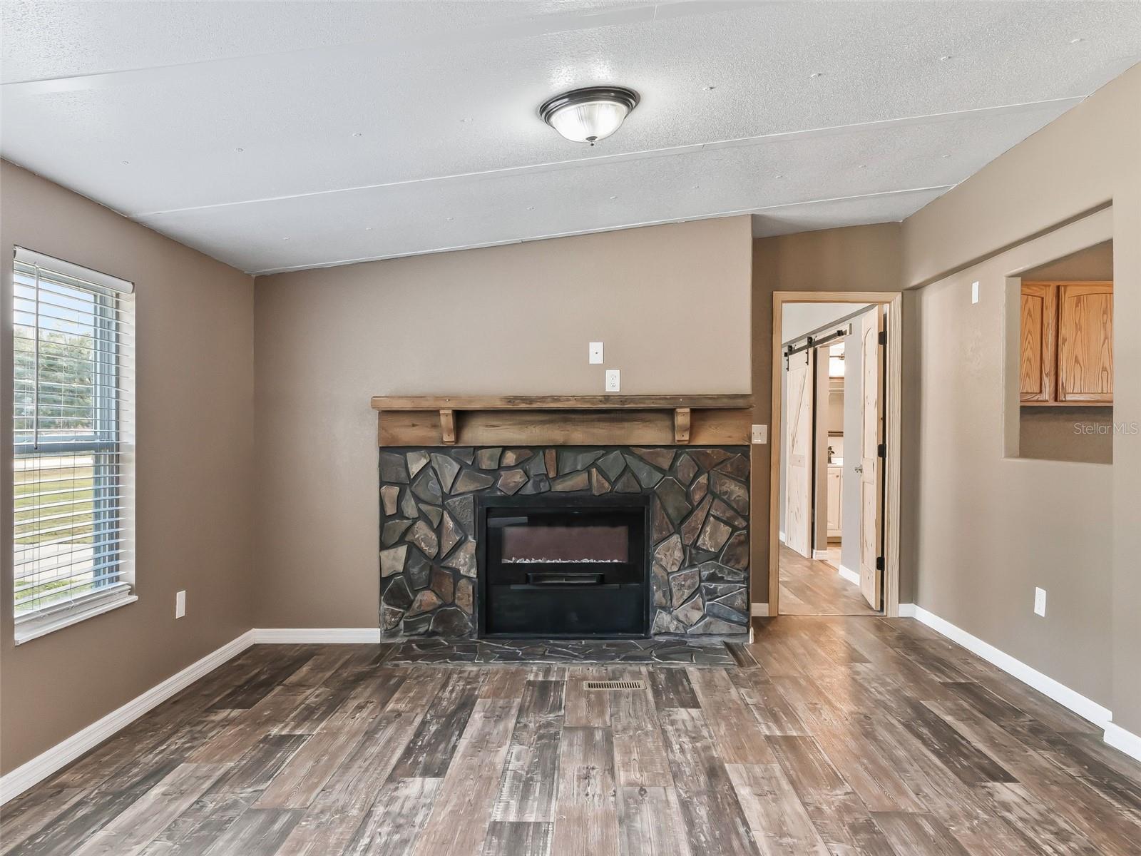 Image 7 of 37 For 17586 133rd Court