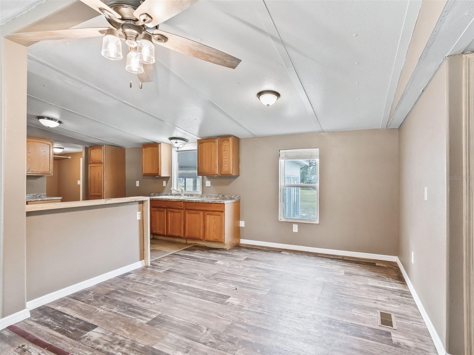 Image 9 of 37 For 17586 133rd Court