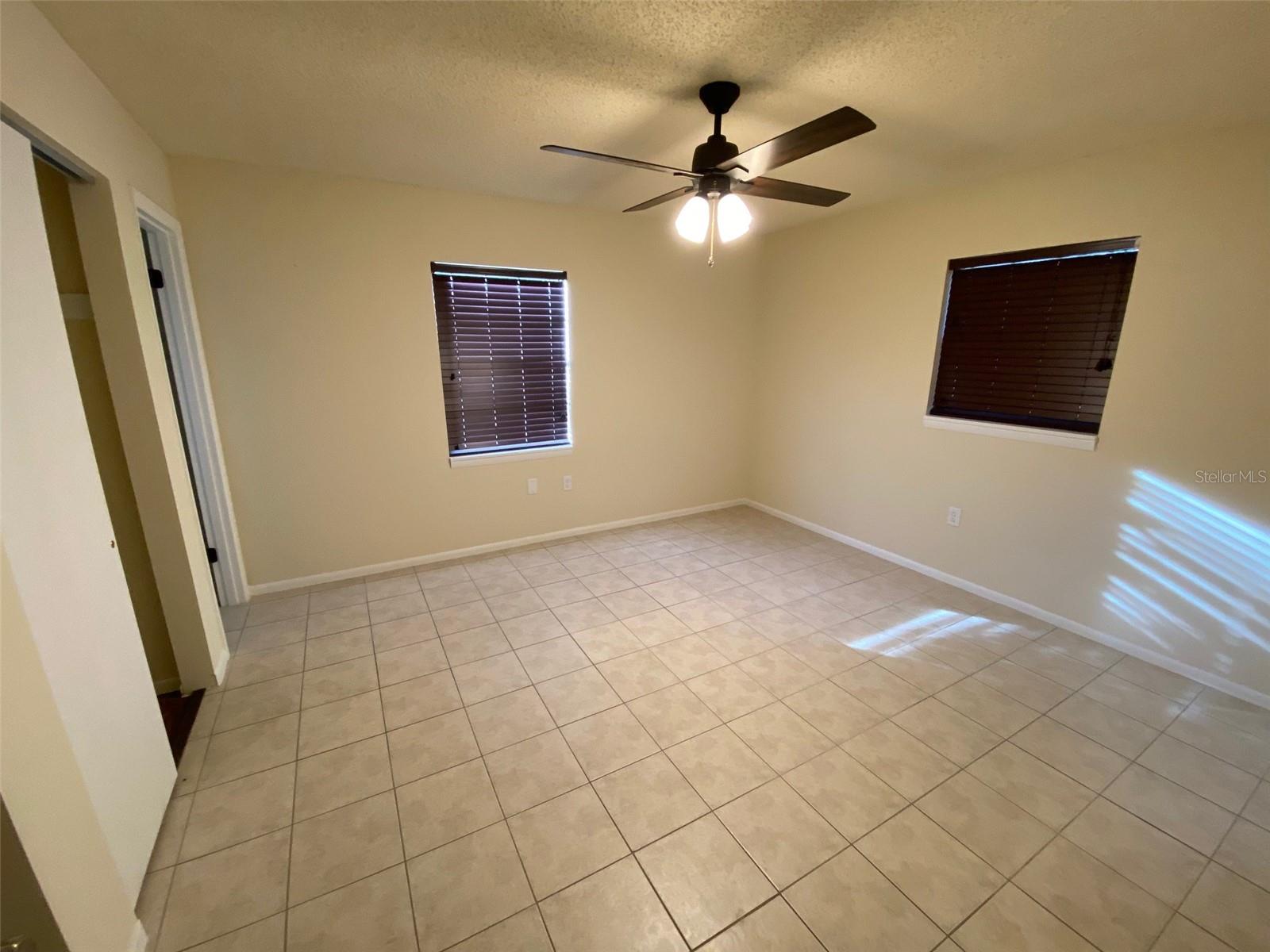 Image 4 of 7 For 607 Ridge Place