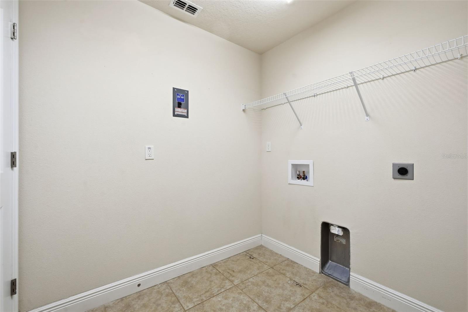 Image 13 of 43 For 2179 Bexley Drive