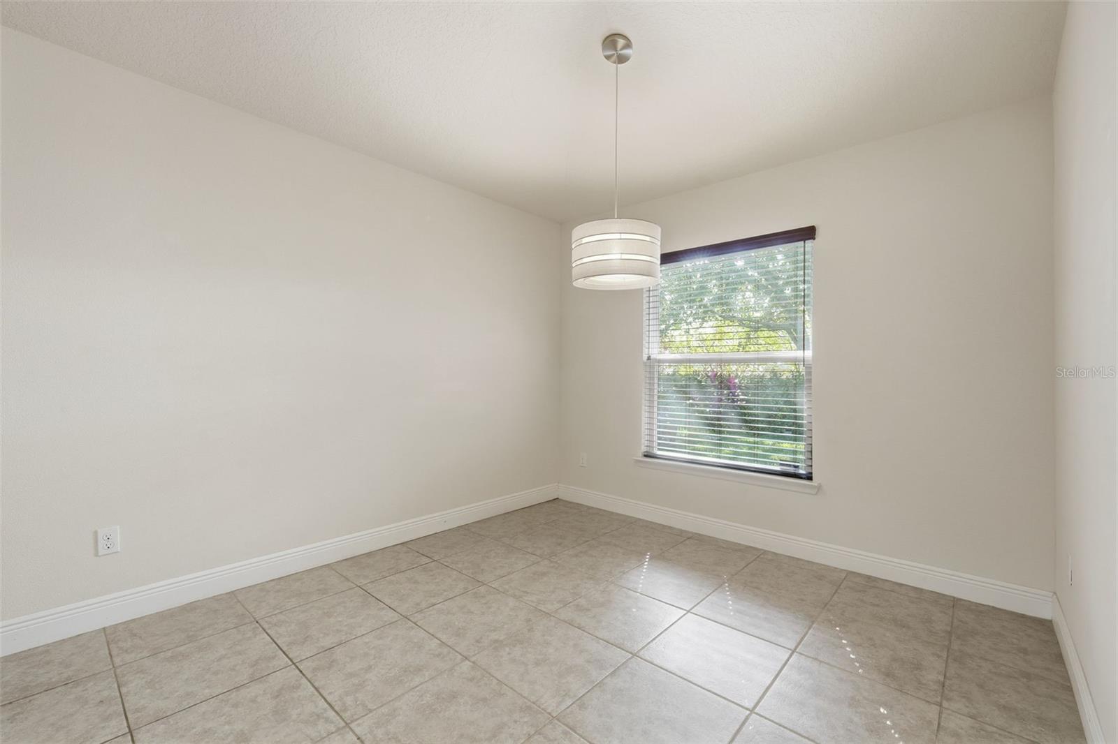 Image 4 of 43 For 2179 Bexley Drive