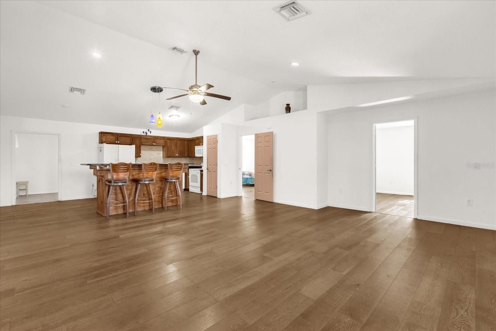 Image 12 of 34 For 910 Rich Drive