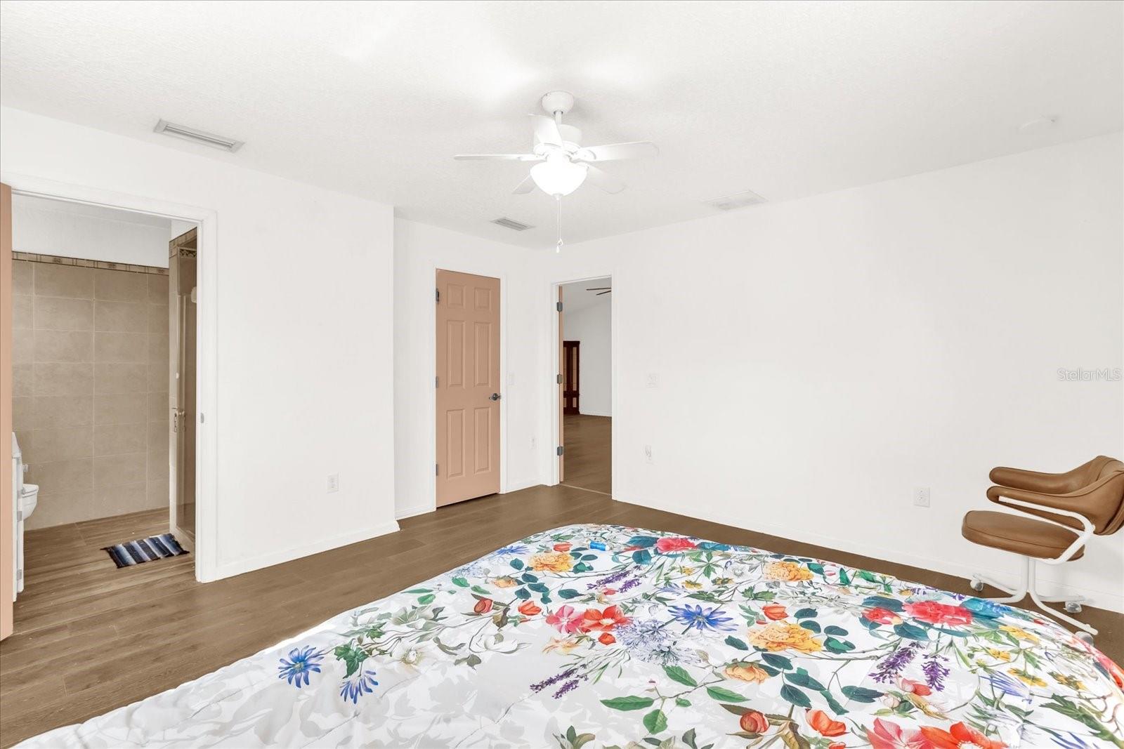 Image 16 of 34 For 910 Rich Drive