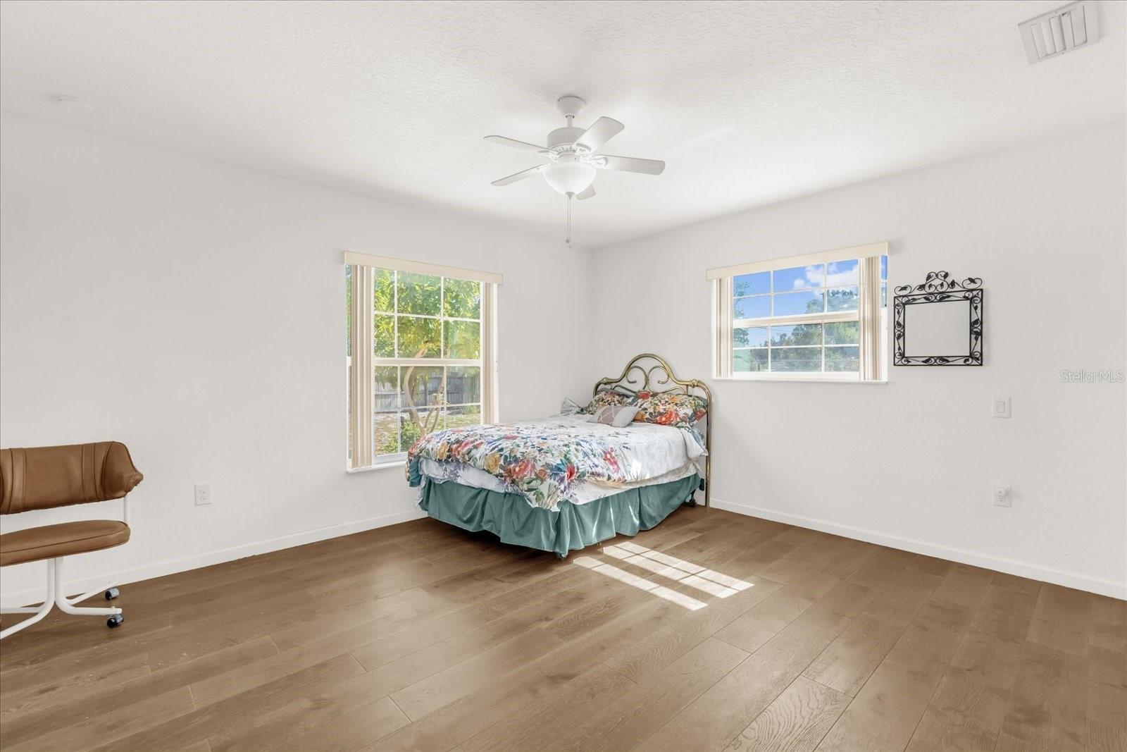 Image 17 of 34 For 910 Rich Drive