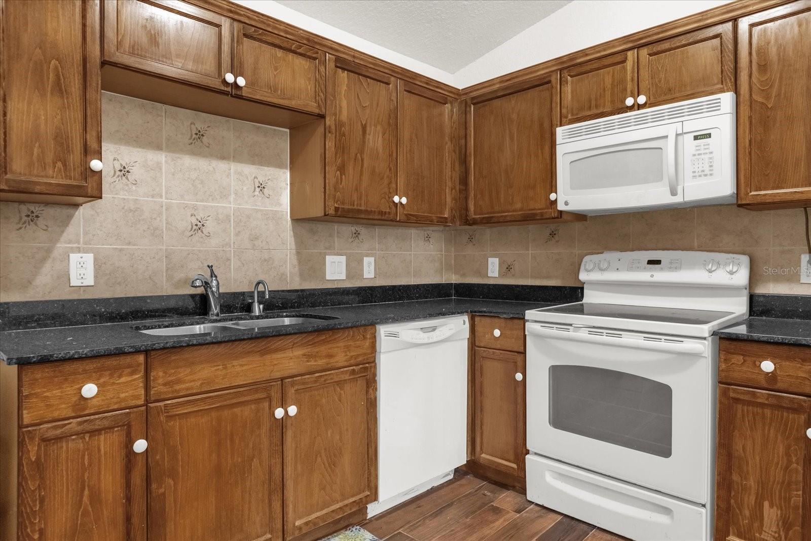 Image 22 of 34 For 910 Rich Drive