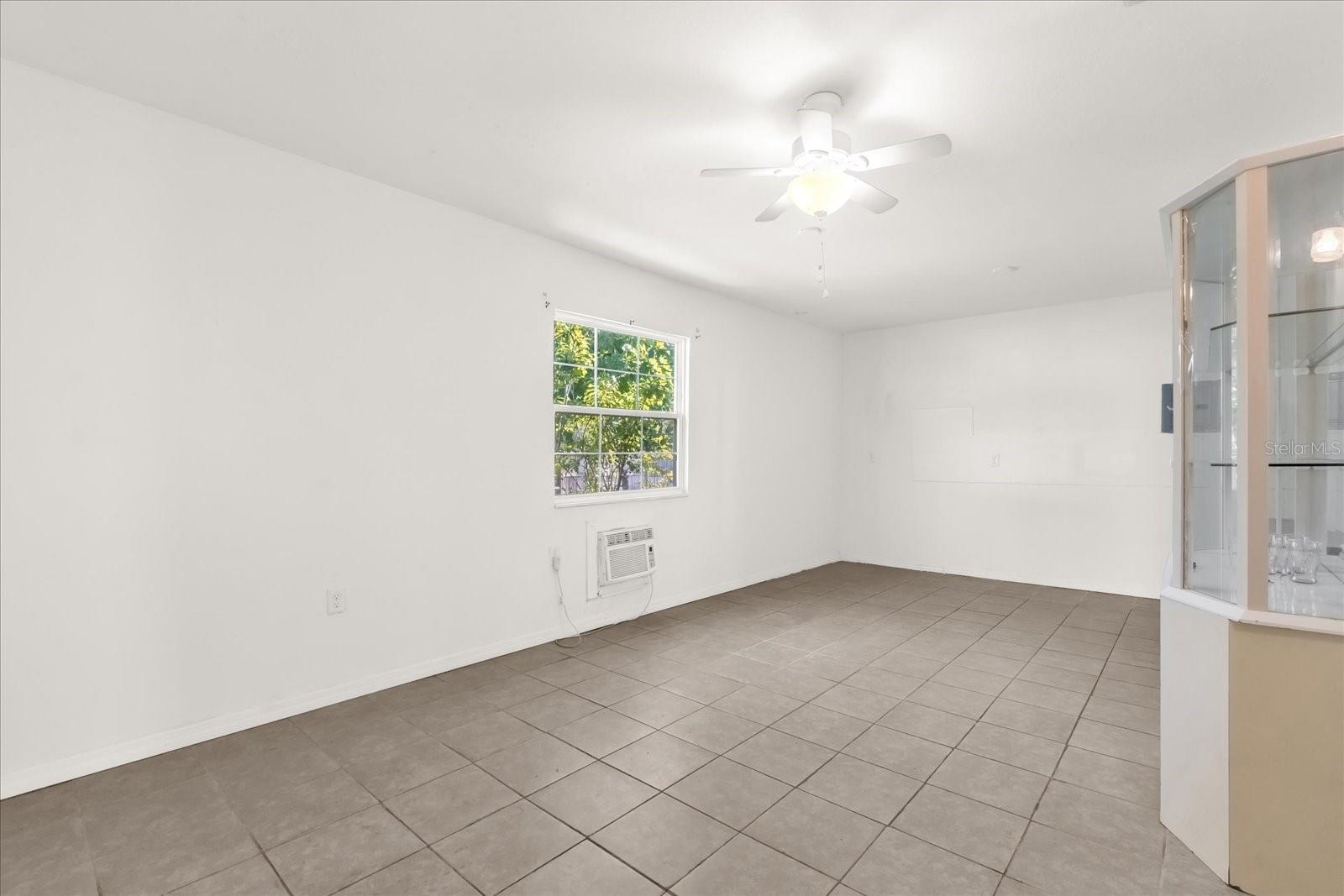 Image 23 of 34 For 910 Rich Drive