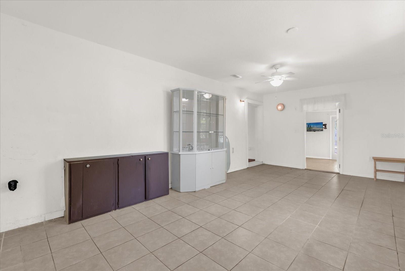 Image 24 of 34 For 910 Rich Drive