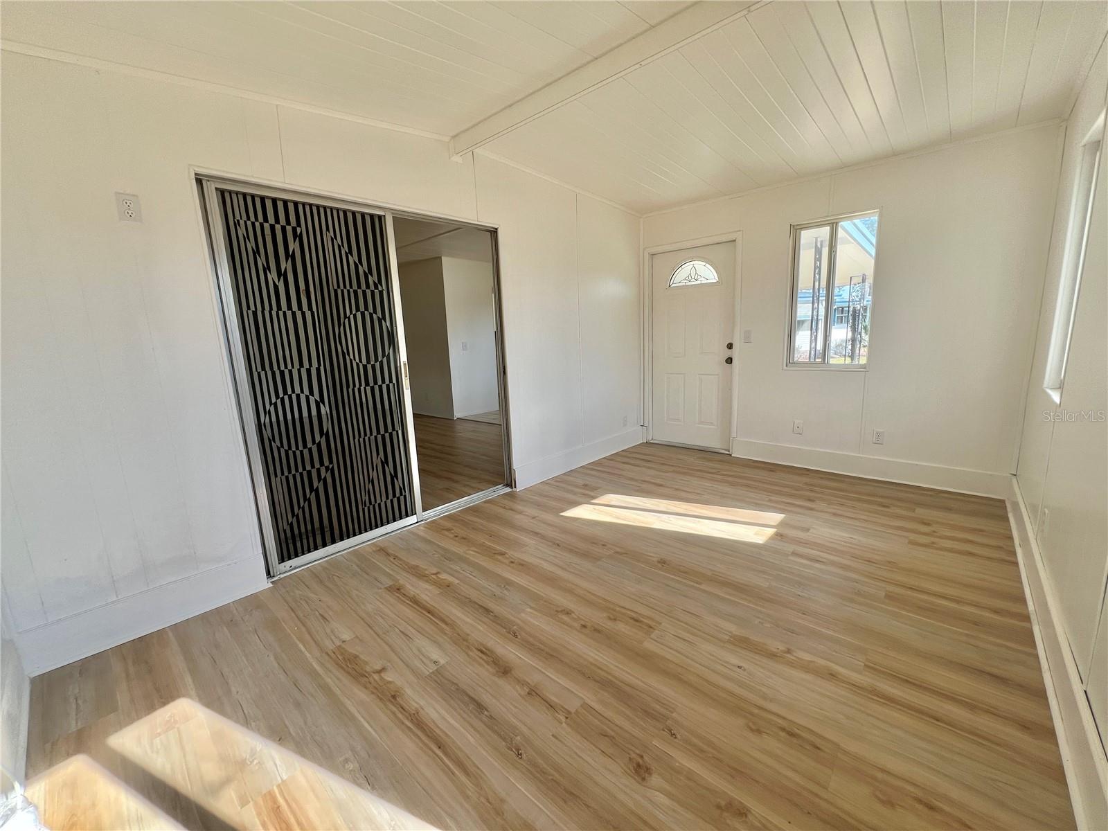 Image 11 of 52 For 222 Hawthorne Boulevard