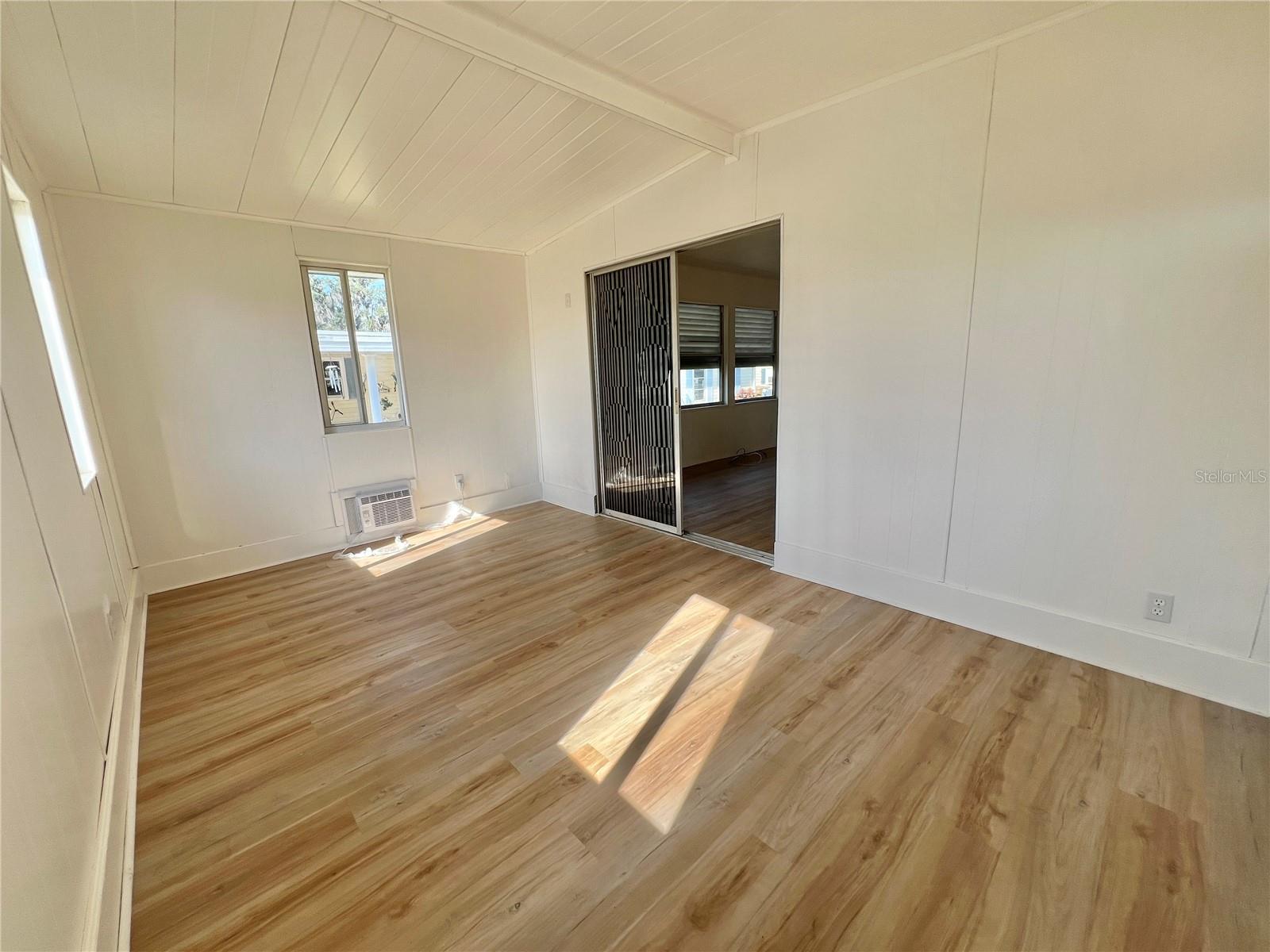 Image 18 of 52 For 222 Hawthorne Boulevard