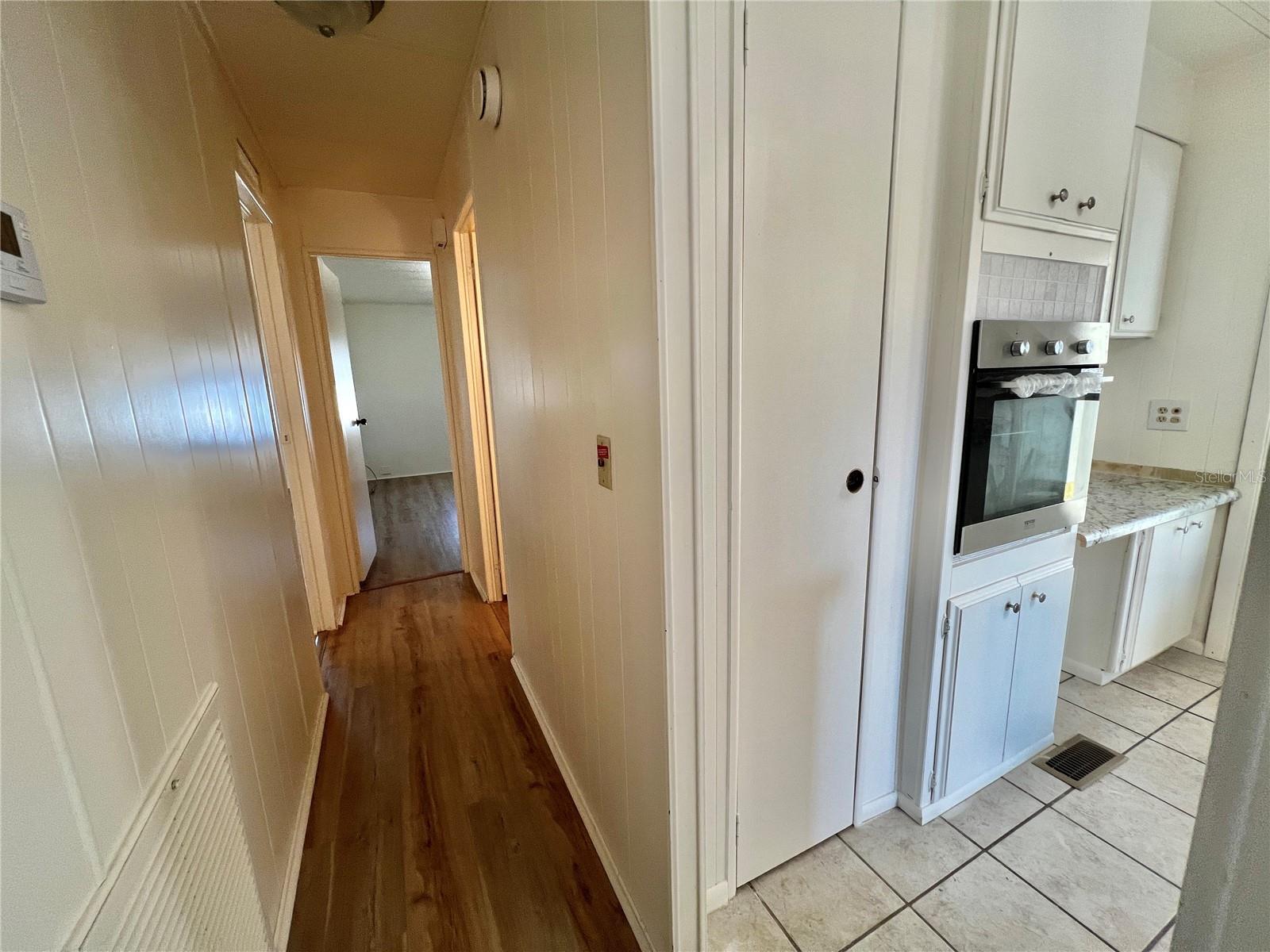 Image 28 of 52 For 222 Hawthorne Boulevard