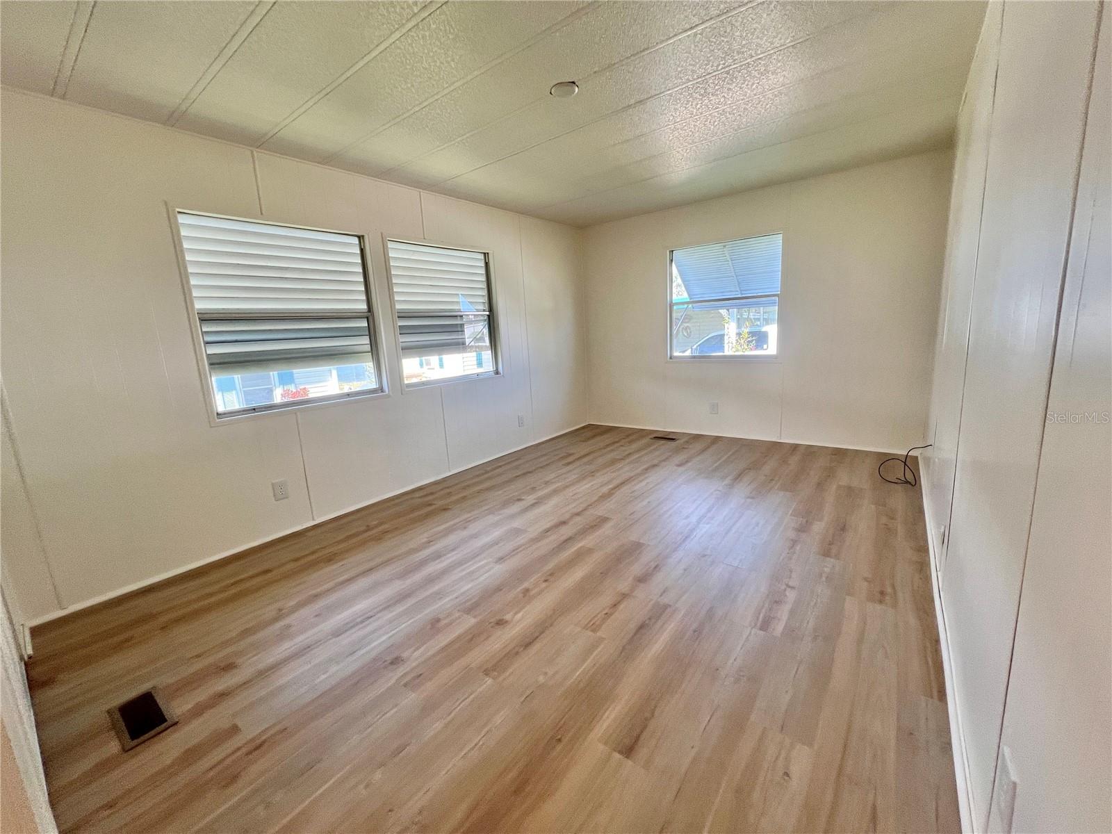 Image 29 of 52 For 222 Hawthorne Boulevard