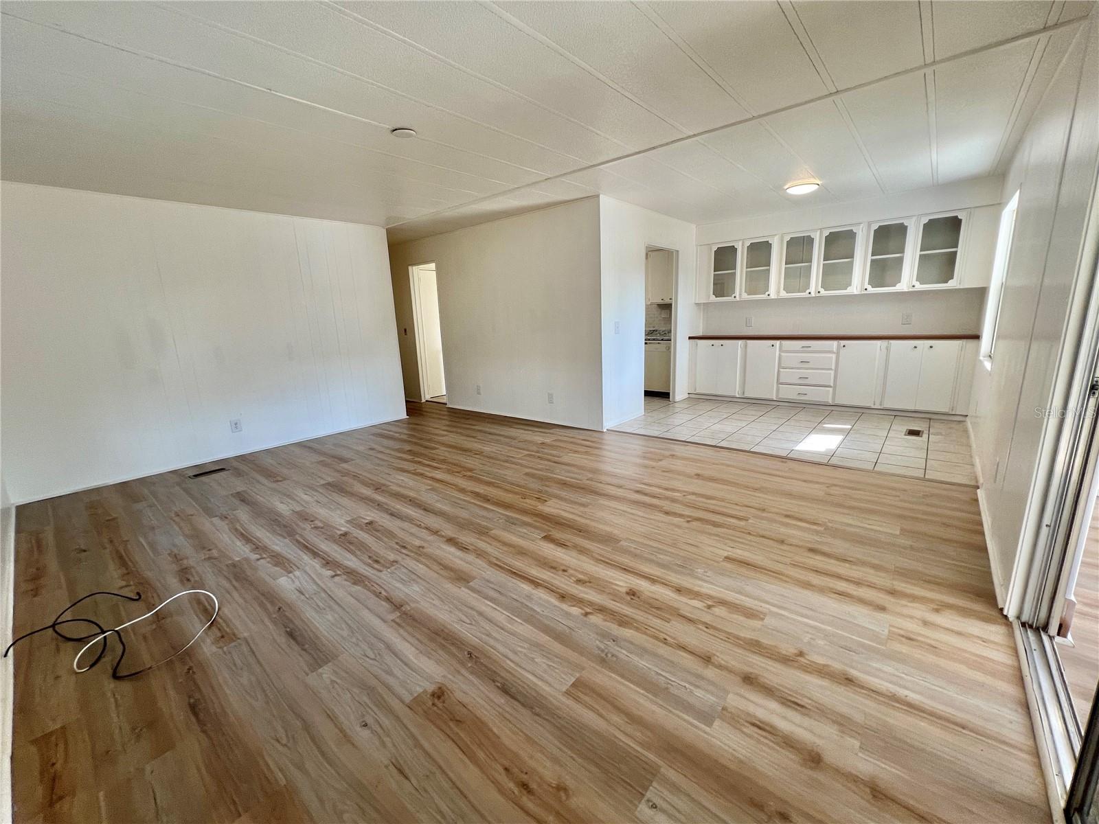 Image 3 of 52 For 222 Hawthorne Boulevard