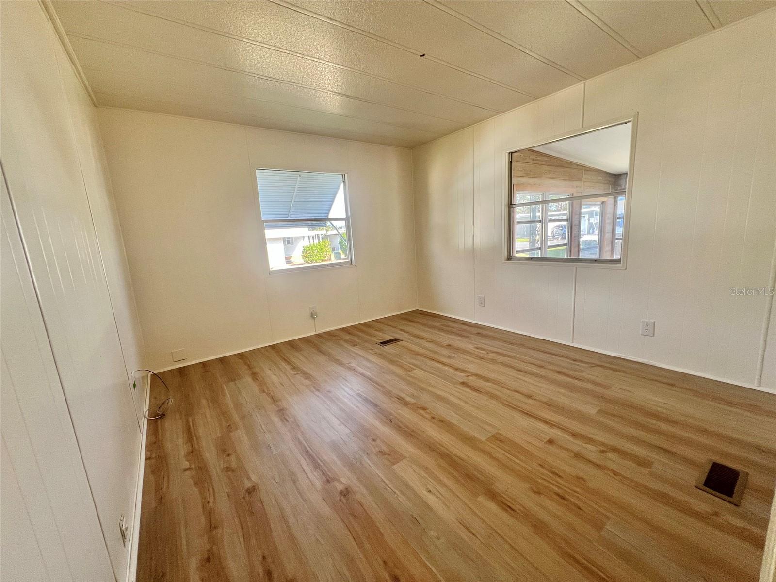 Image 36 of 52 For 222 Hawthorne Boulevard