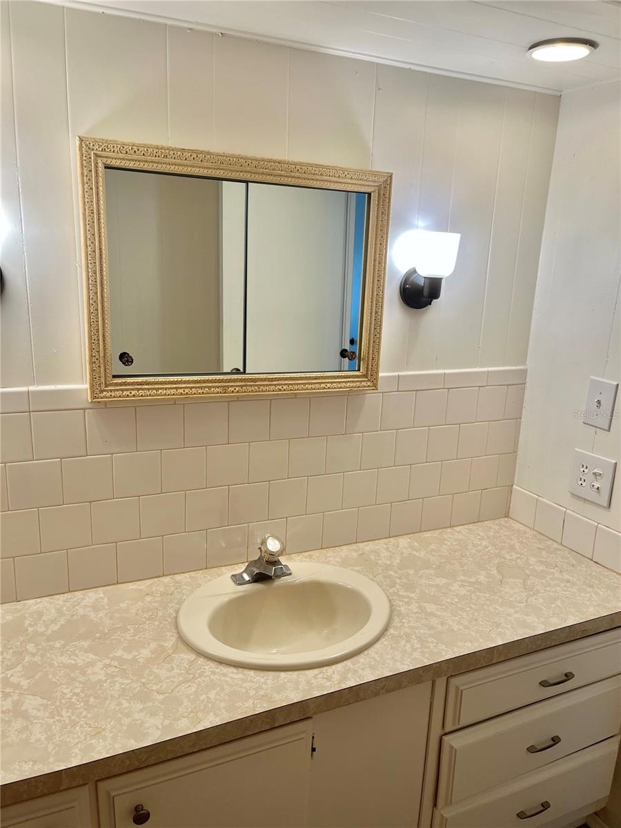 Image 38 of 52 For 222 Hawthorne Boulevard