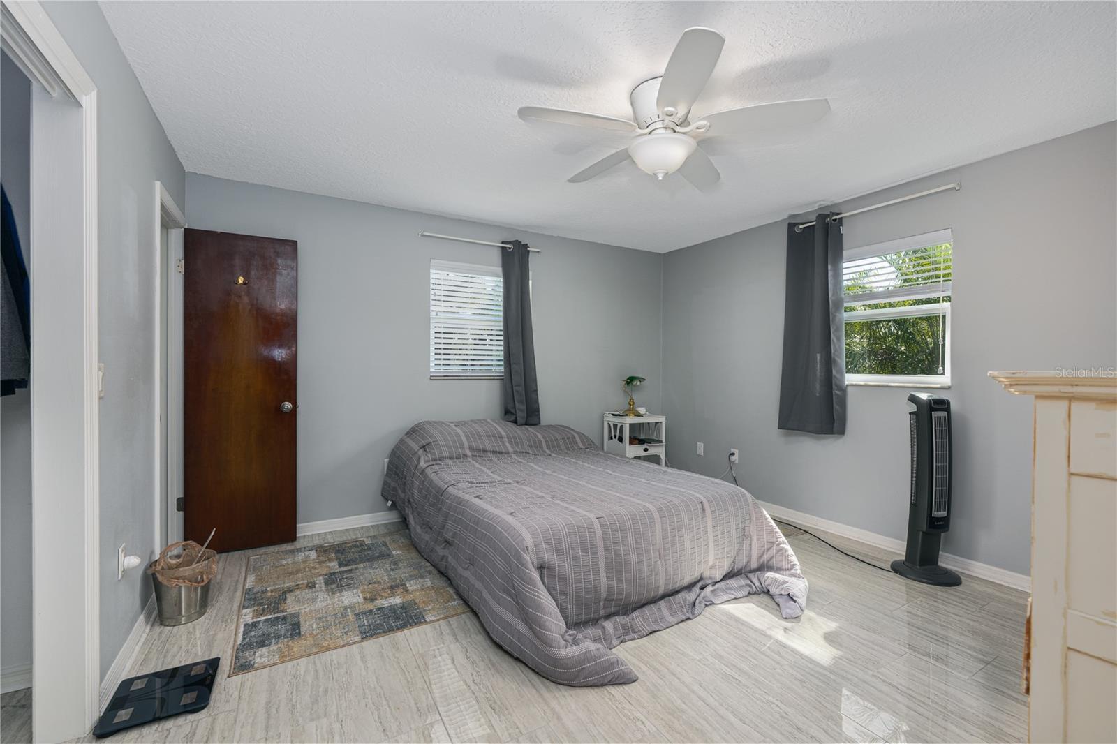 Image 17 of 29 For 4221 Lake Eleanor Drive