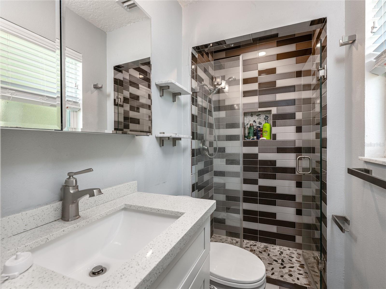 Image 19 of 29 For 4221 Lake Eleanor Drive